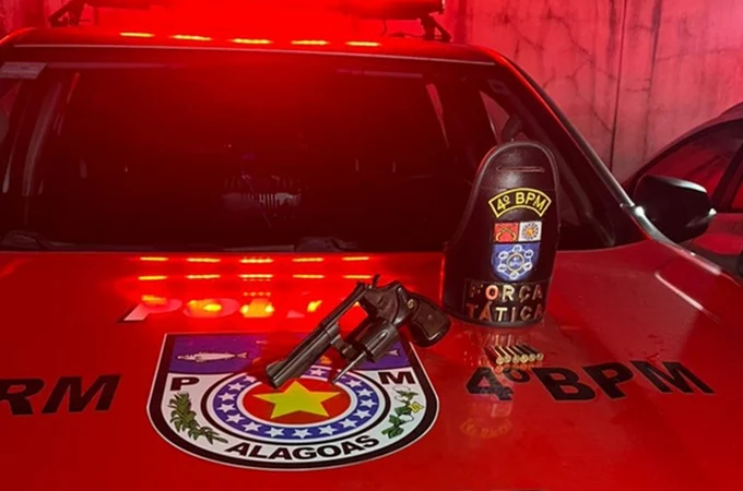 4º BPM prende indivíduo com arma de fogo no bairro Cidade Universitária, em Maceió