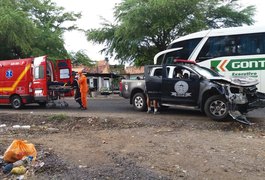 PM fica ferido em tentativa de assalto; viaturas que prestariam socorro se envolvem em acidentes