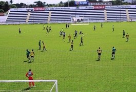 Leandro Campos relacionou 20 jogadores para confronto contra o América