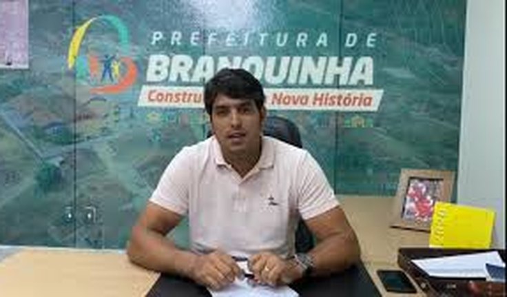 Prefeito de Branquinha anuncia corte de salário de servidores pela metade