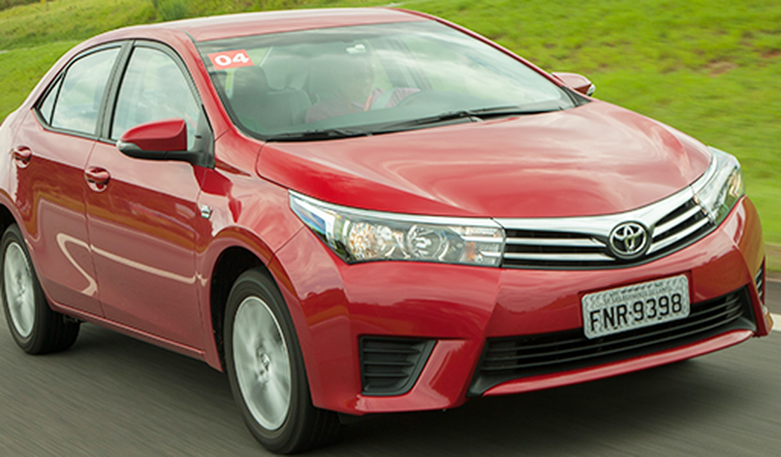 Corolla 2015 básico custa o mesmo que um Fusca de 50 anos atrás
