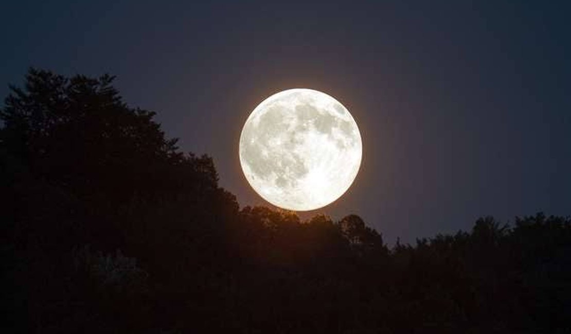 Primeira Superlua de 2026 pode ser vista neste sábado (03)