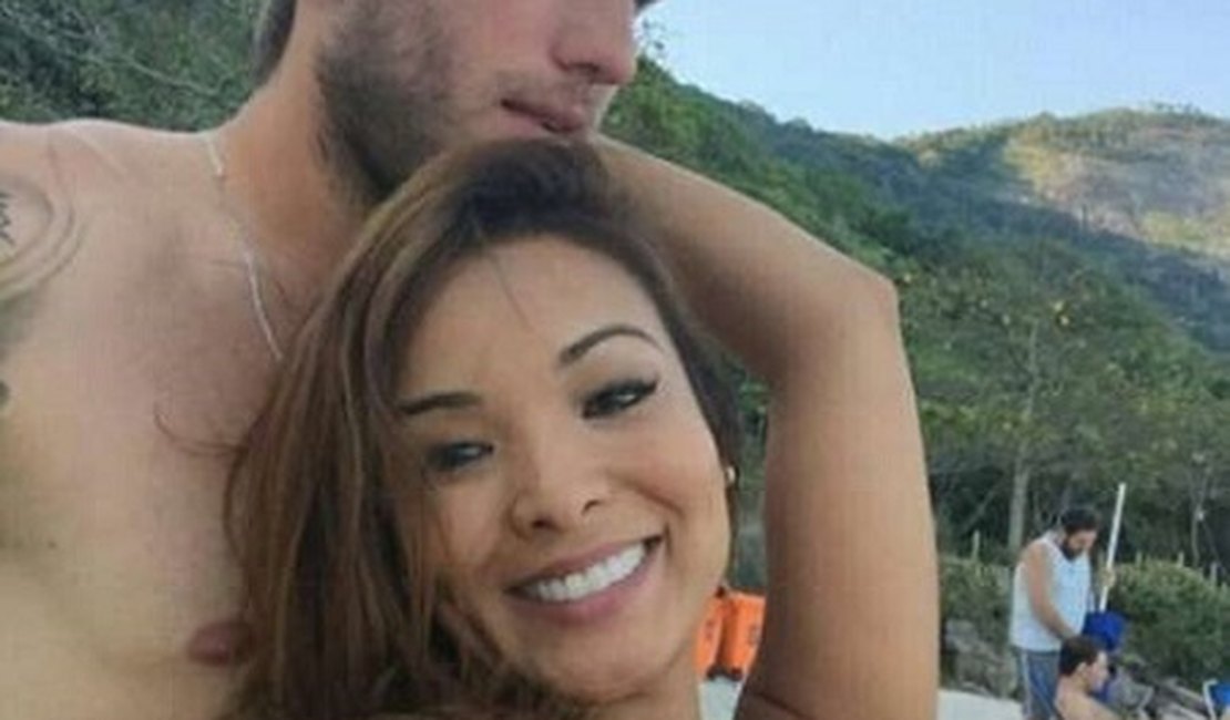 Carol Nakamura e o jogador Aislan Lotici terminam relação após