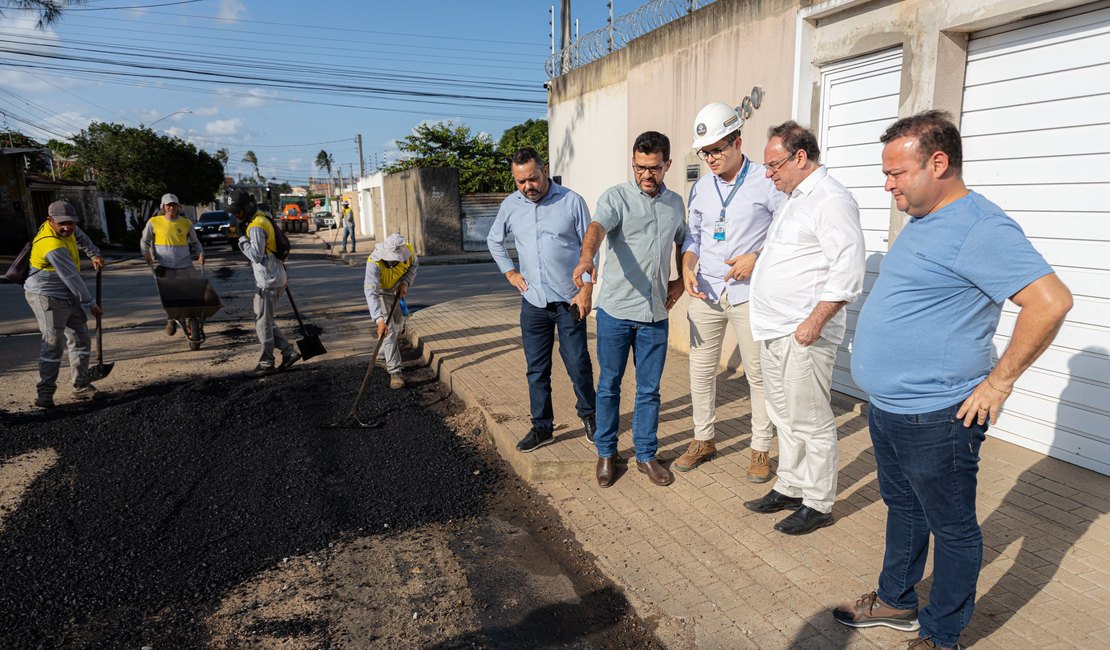 Ruas do bairro São Luiz recebem serviços de recapeamento asfáltico