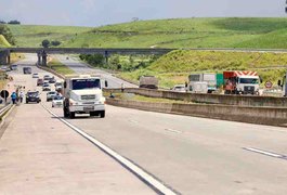 Jovem de 24 anos é morto com golpes de faca embaixo de viaduto em cidade alagoana