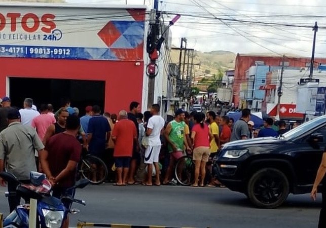 Homem é morto a tiros em via pública próximo à feira de Maribondo