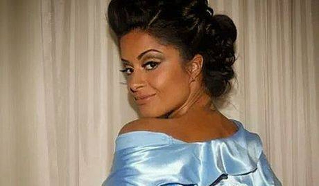Aline Riscado nega romances com Cauã Reymond e André Marques