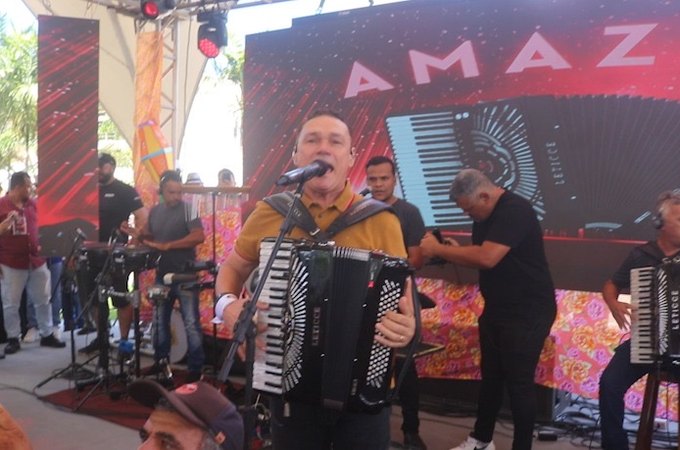 Vídeo. Retomada do Cultura na Praça reúne público com show de Amazan em Arapiraca