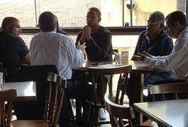 Goleiro Bruno se reúne com dirigentes do Boa Esporte em Varginha (MG)