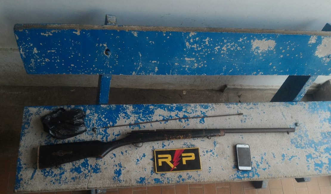 Polícia apreende arma de fogo após denúncia de disparos na zona rural