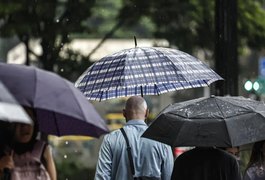 Tempestade deixa 129 mil clientes sem luz na grande São Paulo