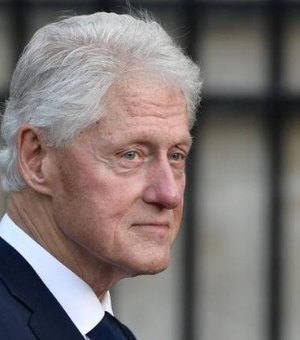 Ex-presidente americano Bill Clinton é internado com infecção na Califórnia