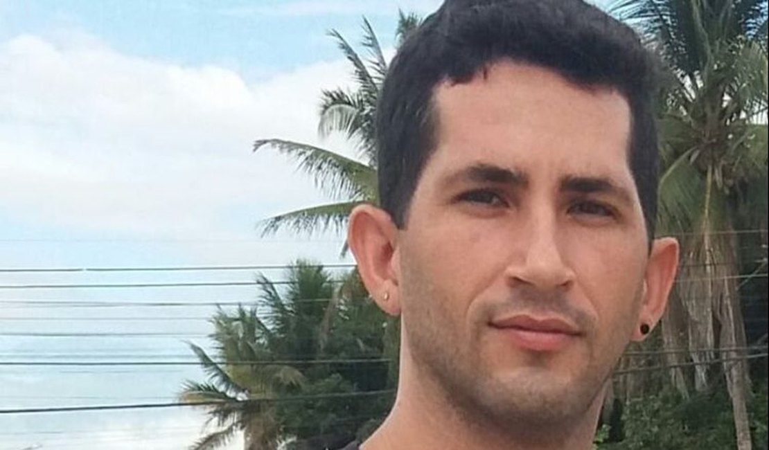 Grupo Gay de Alagoas cobra elucidação do caso do professor arapiraquense morto a facadas