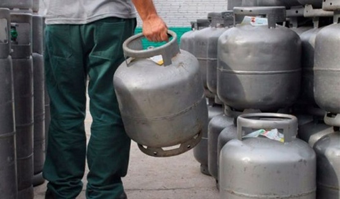 Petrobras anuncia aumento no preço do gás de cozinha a partir deste domingo