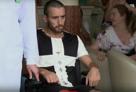 Alan Ruschel recebe alta e é 1º sobrevivente brasileiro a deixar hospital