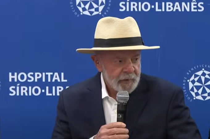 Lula tem alta hospitalar  e fala em coletiva neste domingo (15)