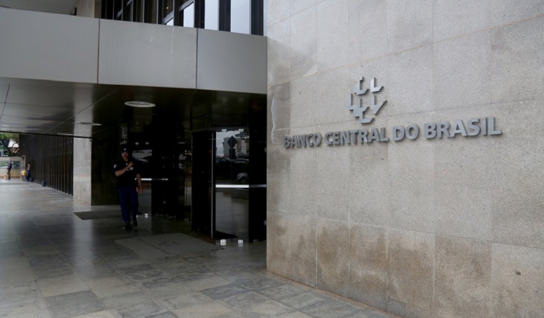 Taxa de juros é mantida em 15% ao ano pelo COPOM