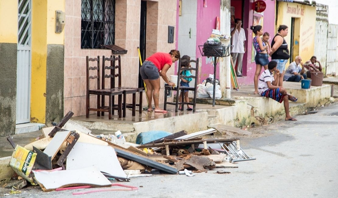 Famílias desalojadas na cidade do Pilar começam a voltar para casa