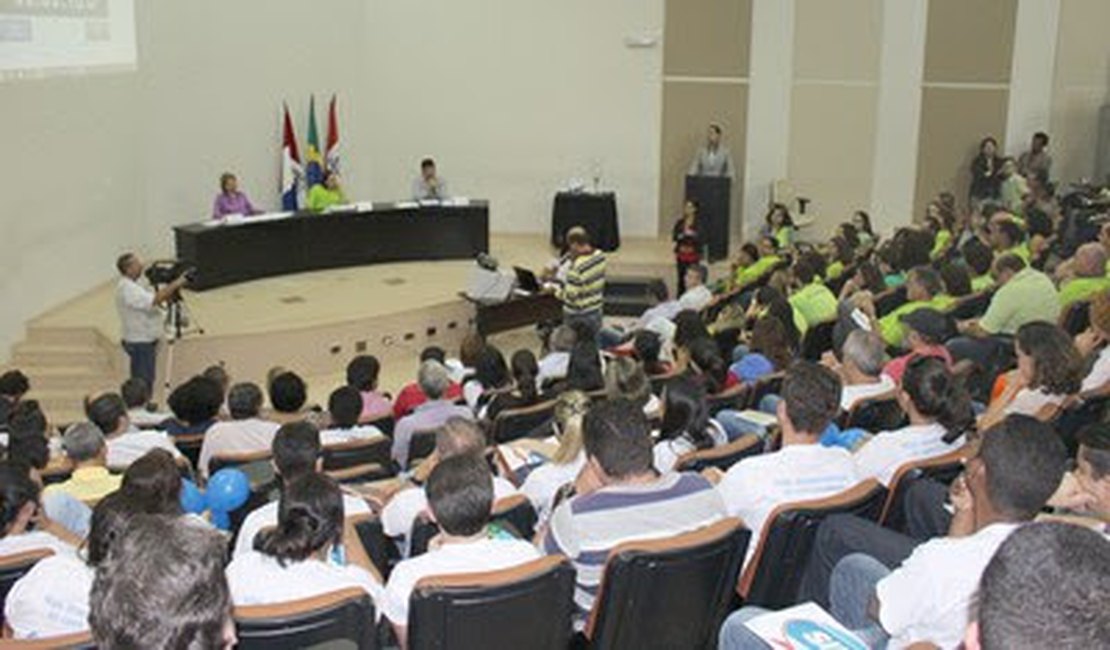 Candidatos a reitor da Ufal participam de debate