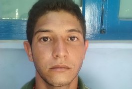 Força Tática apreende dois menores e prende dois jovens com drogas em Arapiraca
