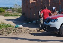 Jovem é assassinado com vários tiros durante a madrugada em Maceió