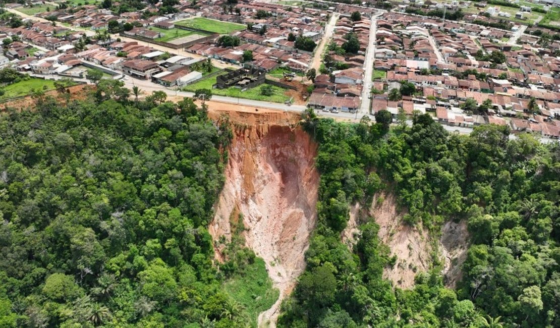 Defesa Civil de Maceió recomenda medidas urgentes para conter avanço de voçoroca em Rio Largo