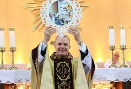Padre Alexandre Gomes de Souza recebe título de Cidadão Hononário de Arapiraca