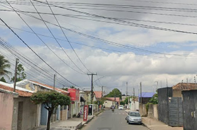 Mulher fica ferida após sofrer queda em avenida de Arapiraca