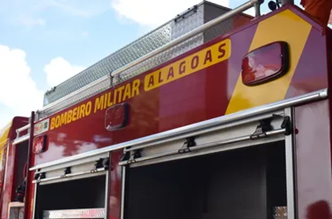 Incêndio atinge distribuidora de medicamentos no bairro Pitanguinha, em Maceió