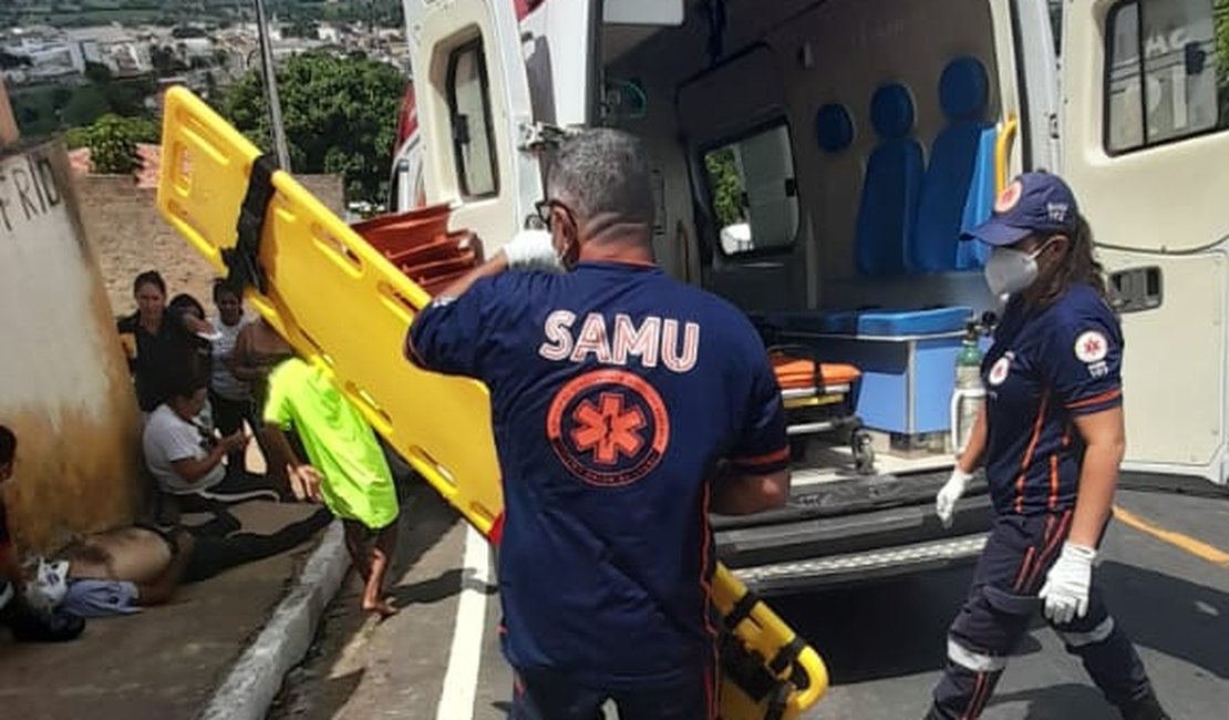 Motociclista bate em poste e morre ao quebrar pescoço em Palmeira dos Índios