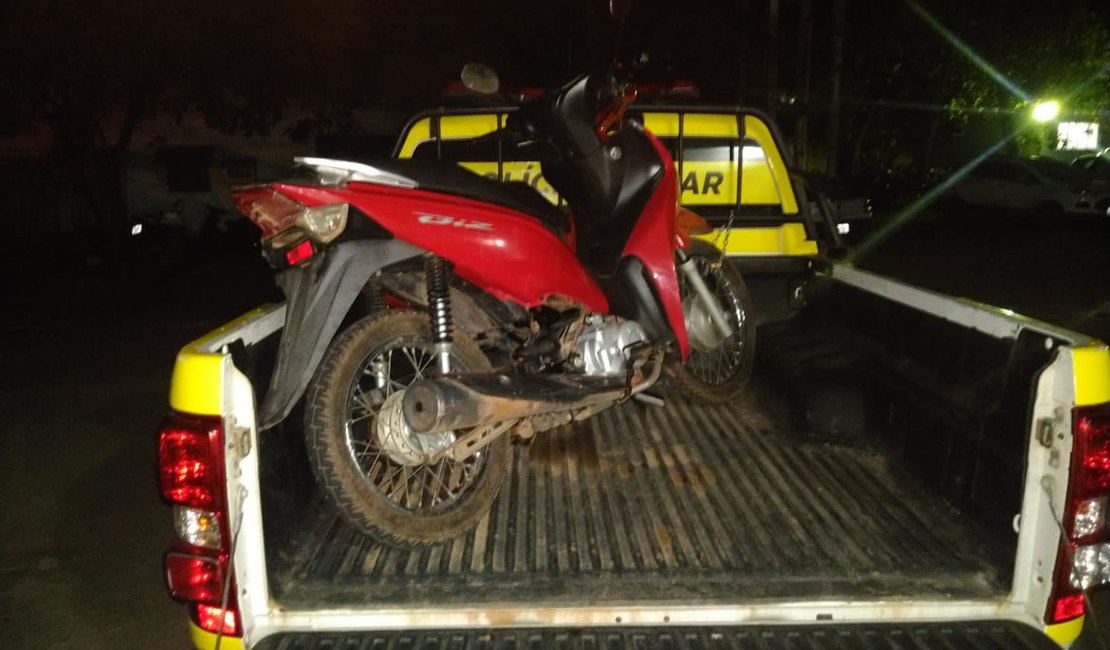 Policiais militares do Cisp de Girau recuperam moto adulterada próximo a AL-115