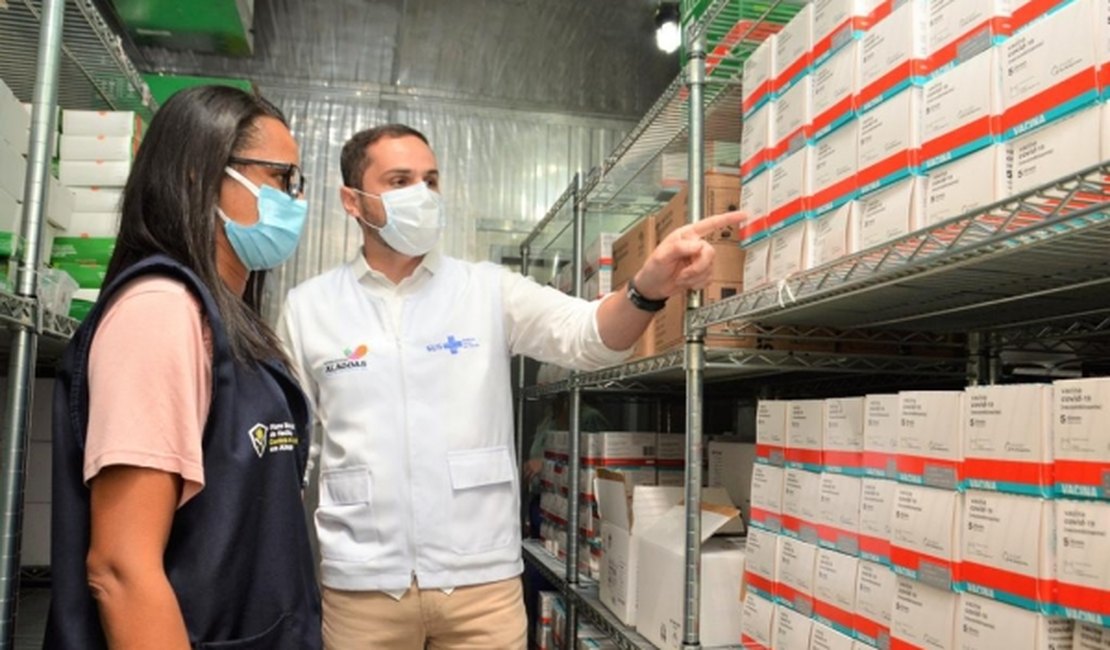 Governo de Alagoas distribui nesta segunda mais de 97 mil doses da AstraZeneca