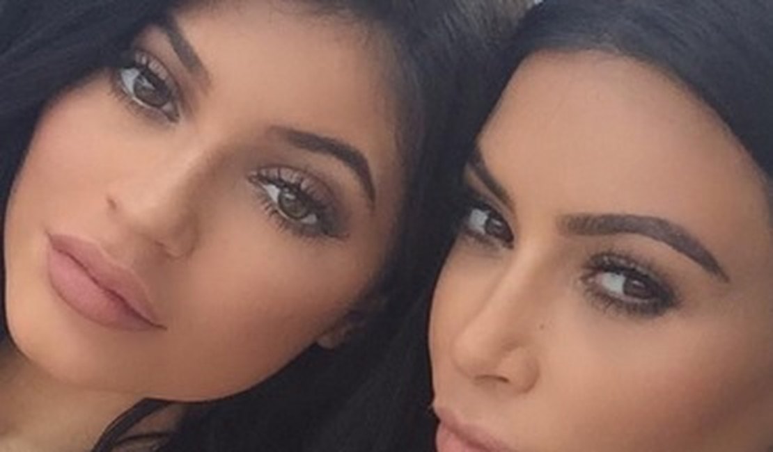 Fãs pagam 3 dólares para saber ainda mais sobre as Kardashian - Jenner