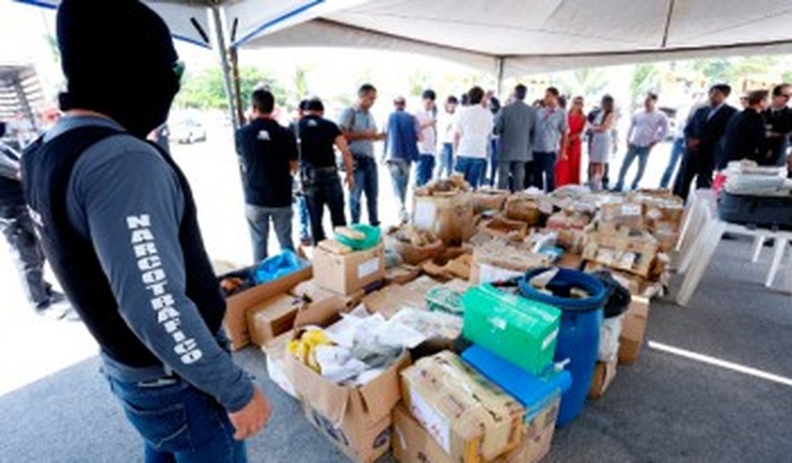 Governo apresenta mais de 1,3 toneladas de drogas apreendidas somente em 2015