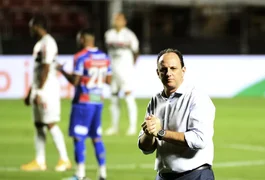 Perto de ser técnico do Flamengo, Ceni e sua comissão têm voo reservado para o Rio