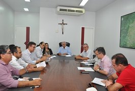 Prefeito se reúne com diversos setores e discute preparativos para a Festa da Padroeira