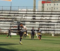 Técnico Vica esboça time titular no primeiro treino coletivo da semana