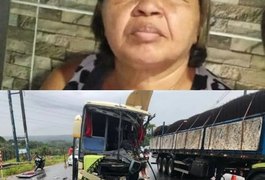 Idosa que ficou ferida em acidente entre ônibus e caminhão em 2022 morre em hospital de Arapiraca