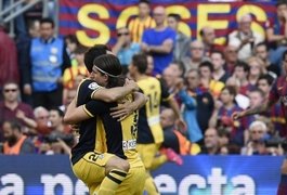 Atlético empata com Barça, leva Espanhol e finda jejum