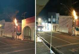 Fiação de poste pega fogo e assusta moradores em Arapiraca