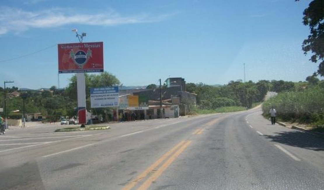 Mercadinho em Messias é assaltado por dupla armada