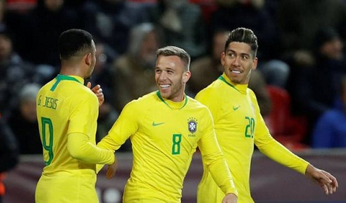 De virada, Brasil vence República Tcheca por 3 a 1