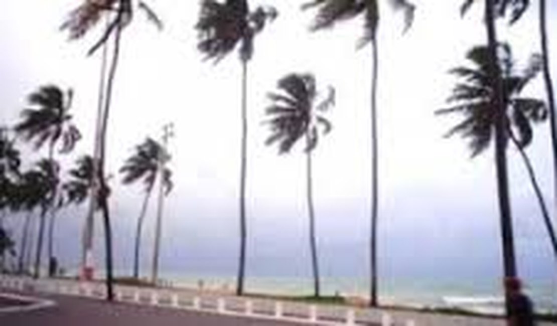 Previsão de nebulosidade e chuvas ocasionais no feriado desta quarta (12)