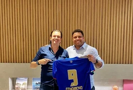 Ronaldo Fenômeno anuncia compra do Cruzeiro por R$ 400 milhões