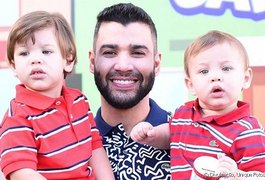 Gusttavo Lima não visita os filhos desde a separação, diz jornal