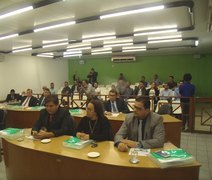 Câmara de Arapiraca concede título de cidadã honorária para professora da Ufal