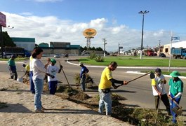 Prefeitura faz mutirão de limpeza e pintura nos trevos da cidade