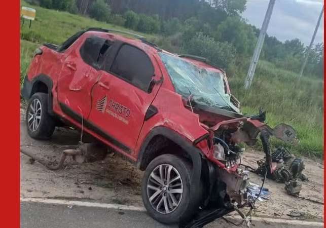 Batida entre quatro veículos deixa quatro mortos e sete feridos no sul da Bahia