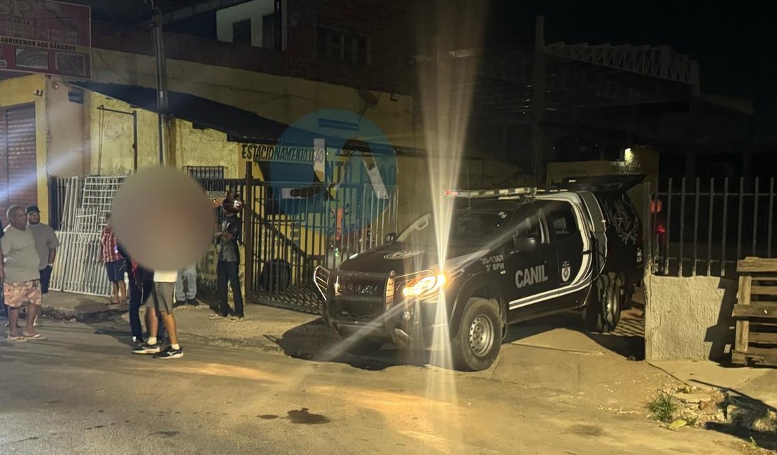 Suspeito de furtar pássaro é detido após ser perseguido e agredido por populares