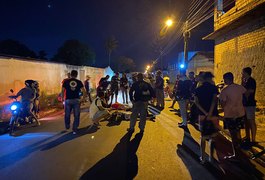 Colisão entre ciclomotor com farol apagado e bicicleta deixa duas pessoas feridas, em Arapiraca